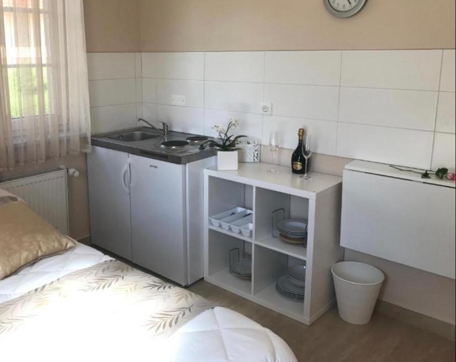 Linden Garden Apartment ポストイナ エクステリア 写真