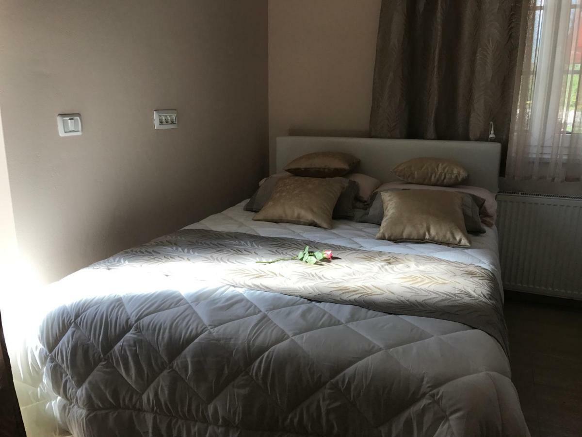 Linden Garden Apartment ポストイナ エクステリア 写真