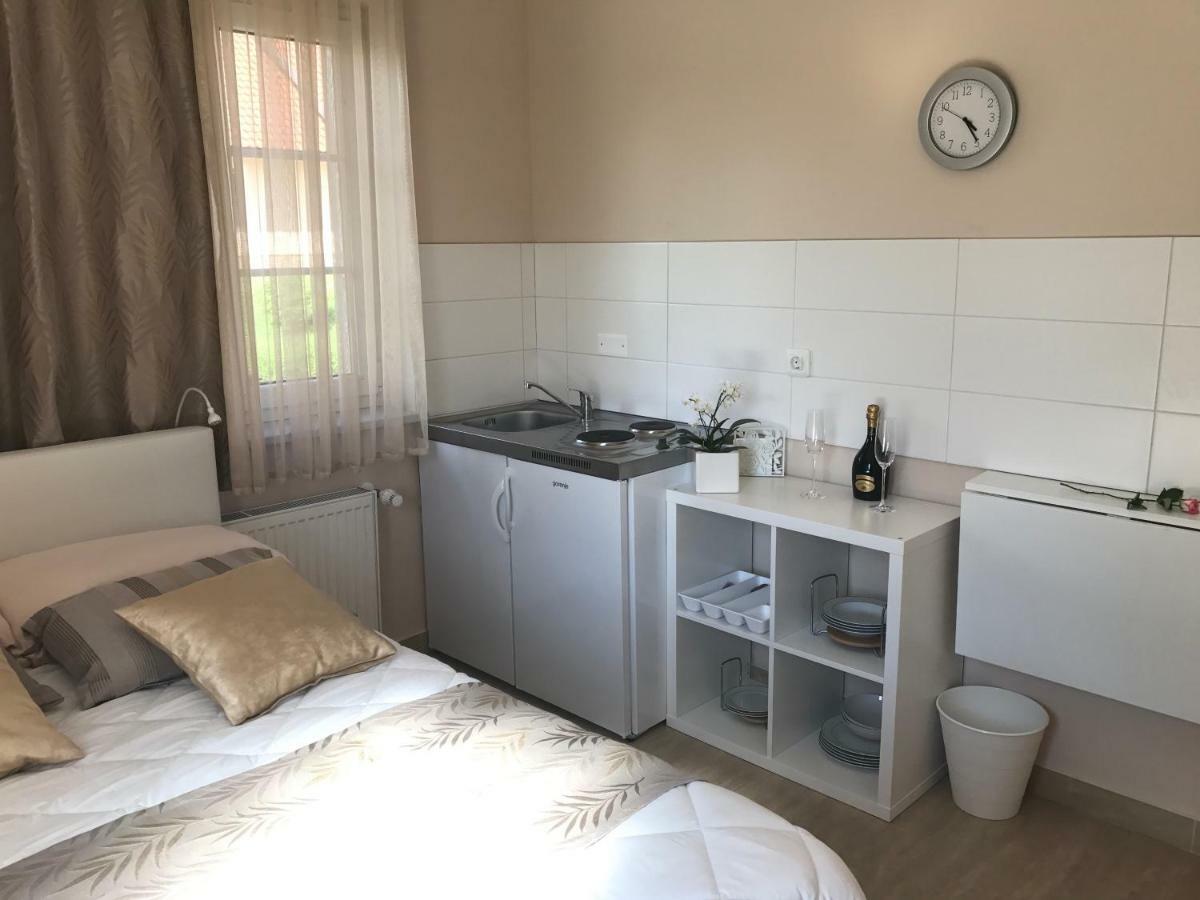 Linden Garden Apartment ポストイナ エクステリア 写真